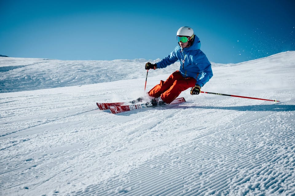 A Guide to the Perfect Skiing Stance in All Conditions with Maison Sport