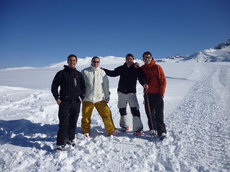Amigos en el Plateau 1.700 MSNM www.capiltriquitron.com.ar, Perito Moreno