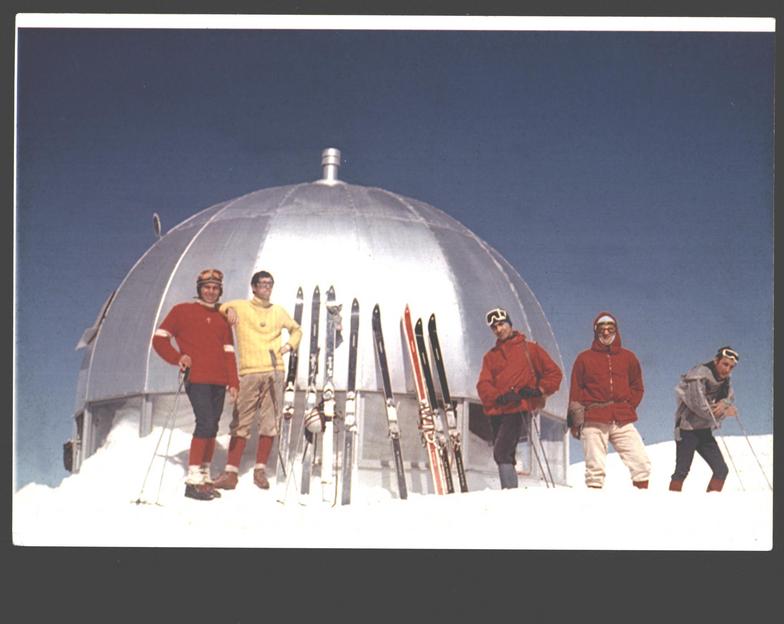 le refurge des alpinistes a tochal en 1969