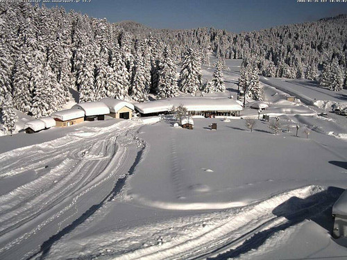 Pertouli Ski Center Ski Resort by: armoun