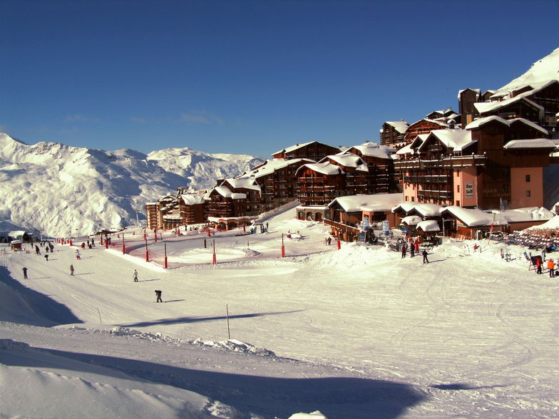 a sunny morning in Val Thorens