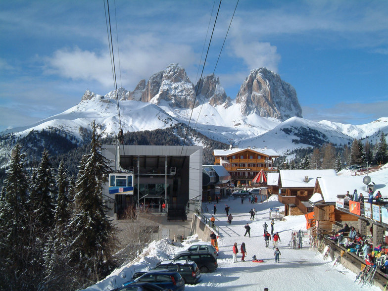 Alba di Canazei snow