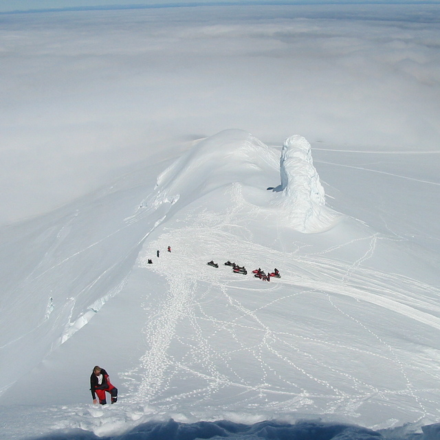 Top of Snaefellsjokul, Snjofell