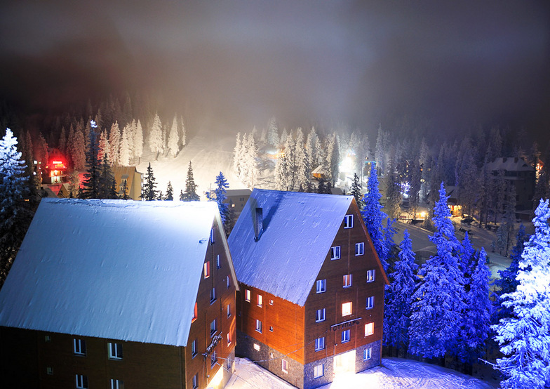 Night snow Drahobrat, Ukraine