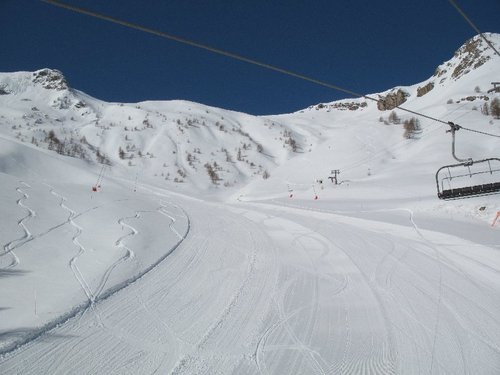 Auron Ski Resort by: Speedy