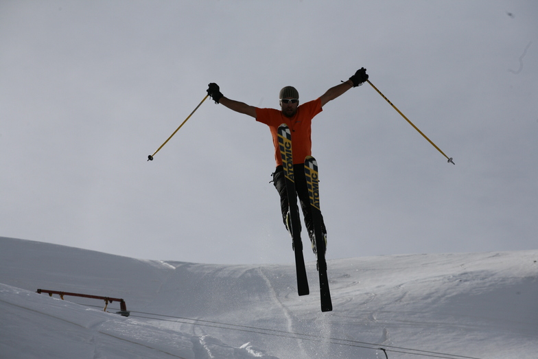 akbar jamshidnezhad, Pooladkaf Ski Resort