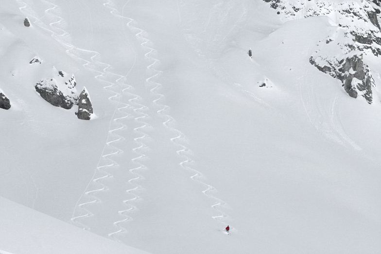 Fresh tracks, Pyramids 1650, Courchevel
