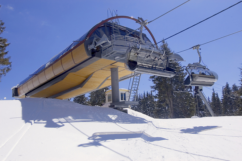 The New 6-seater Chairlift Stoykite-Snezhanka, Pamporovo