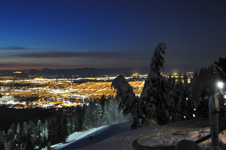 7am lights, Grouse Mountain
