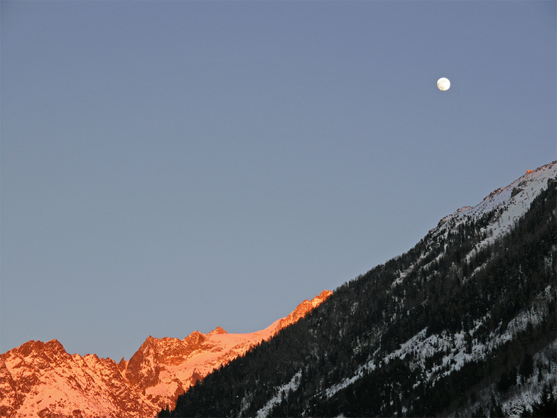 Moon at sunset, Chamonix