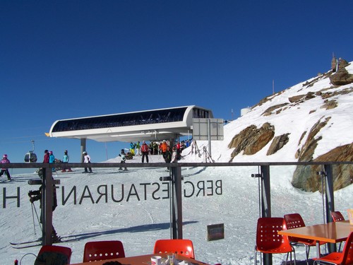Saas Grund Ski Resort by: Monique