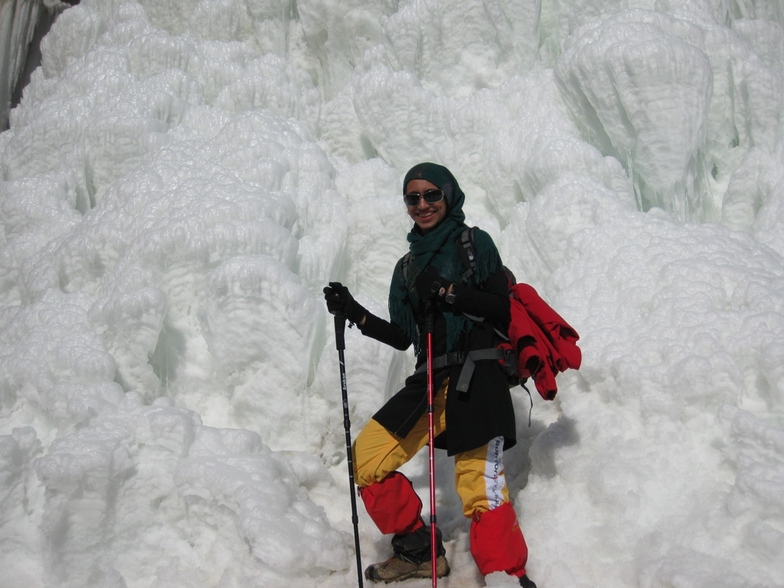 Abshar yakhi sangan