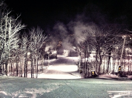Blue Mountain Ski Resort by: Ryan Tirtariyadi