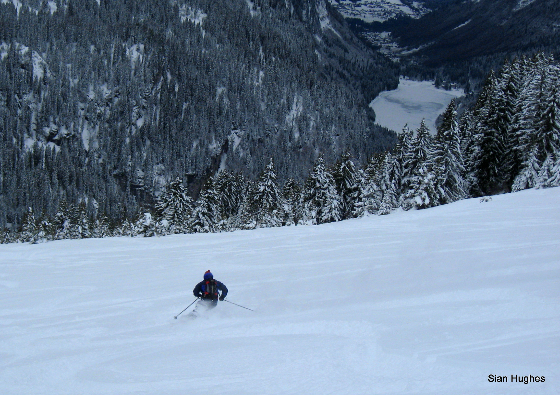 Fresh tracks above Linderets, Avoriaz