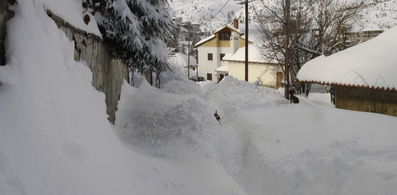 a snow path..., Seli