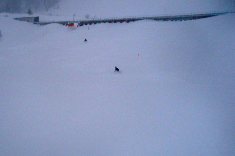 Vanessa in deep light Davos powder