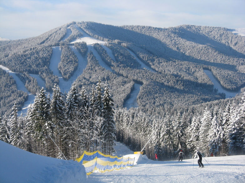Frosty morning on the eve of St. Nicholas, Bukovel