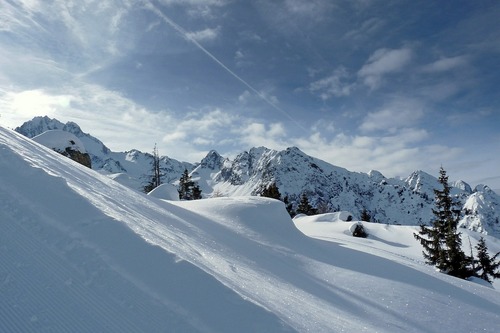 Ponte di Legno Ski Resort by: Hans Kloss