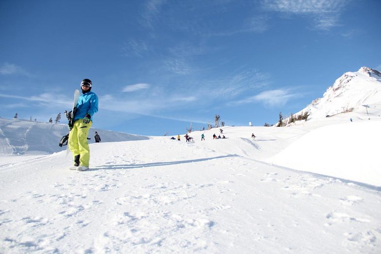 Great conditions off Vista, Mt Hood Meadows