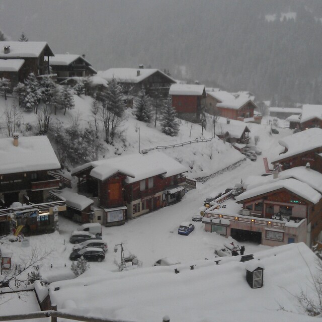 New Year 2011, Champagny