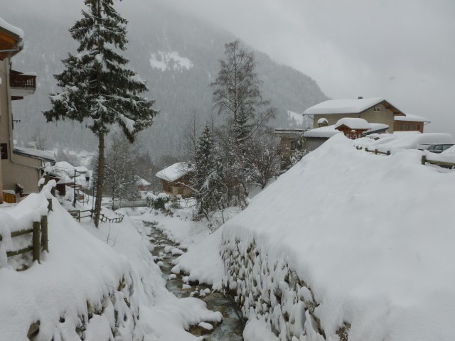 Stream., Champagny