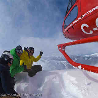 Small group heli skiing, Snowwater Lodge