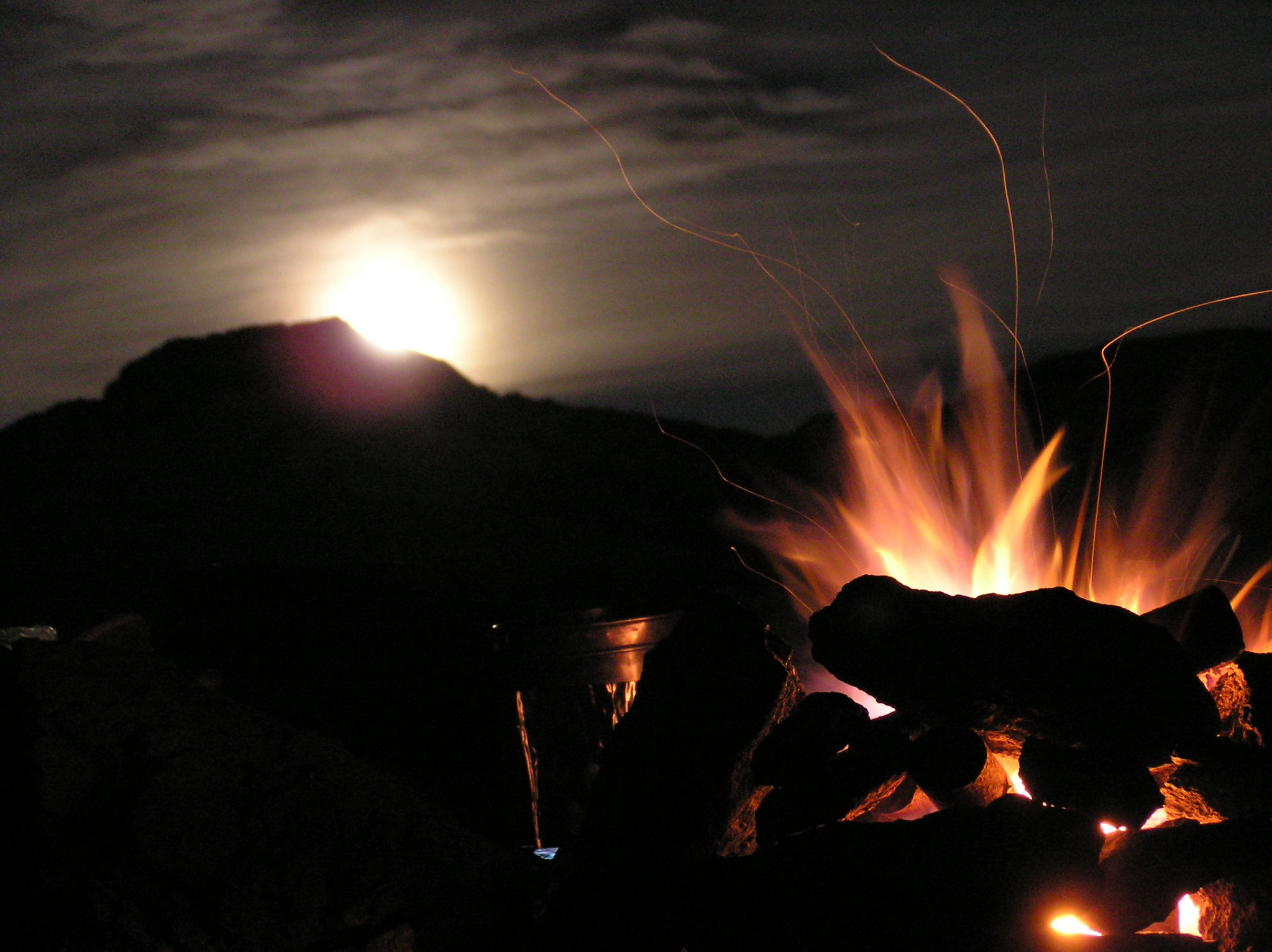 Burning the moon down 3,500 mts, La Parva