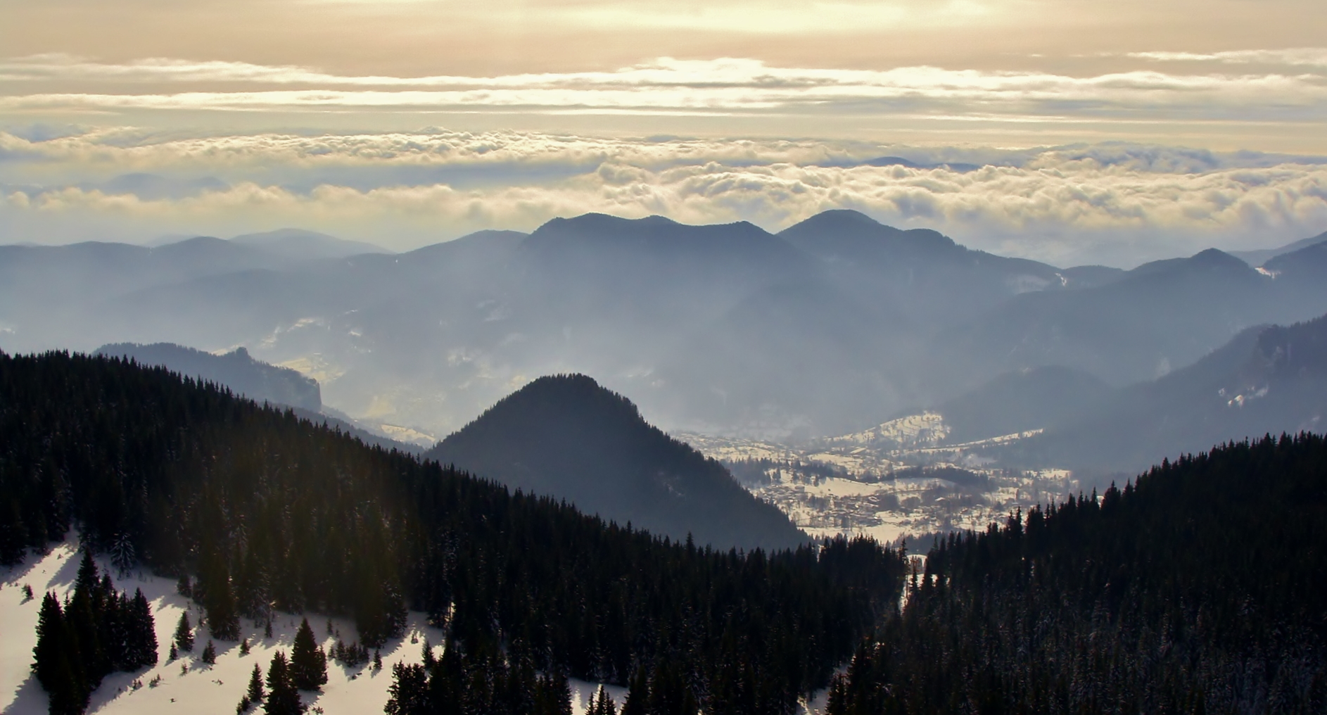 Snezhanka Tower looking south, Pamporovo