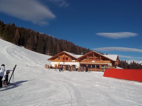 San Vigilio Di Marebbe Ski Resort by: alex vlassis