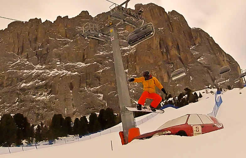 Jump over a car, Val Gardena