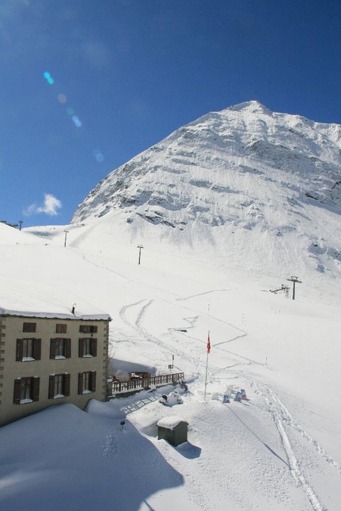 Mittaghorn und VERNISSAGE berghaus, plattjen, Saas Fee