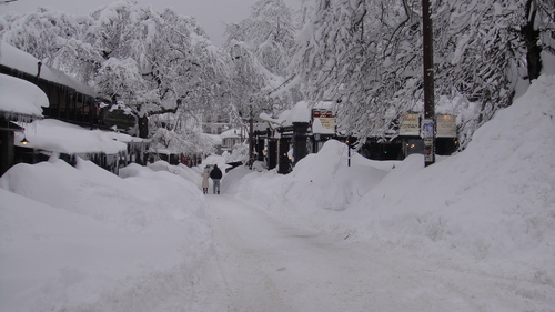 Pertouli Ski Center Ski Resort by: ilias