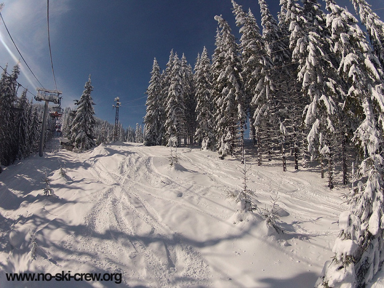 Chepelare - Mechi Chal - Under the chairlift