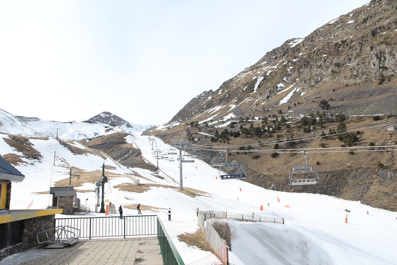snow getting  thin, Arinsal