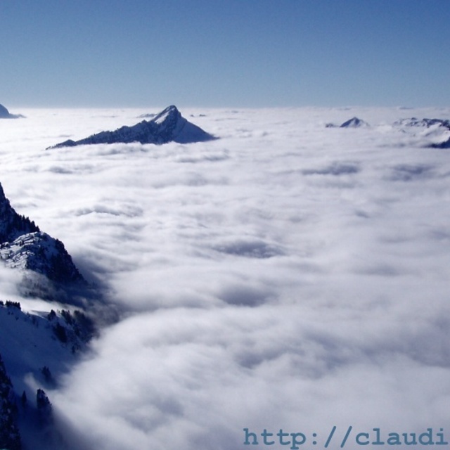 Annecy-LeSemnoz Snow: sea of clouds