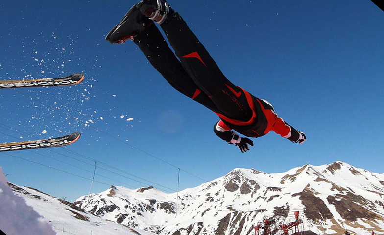Superman ski in "Astún"