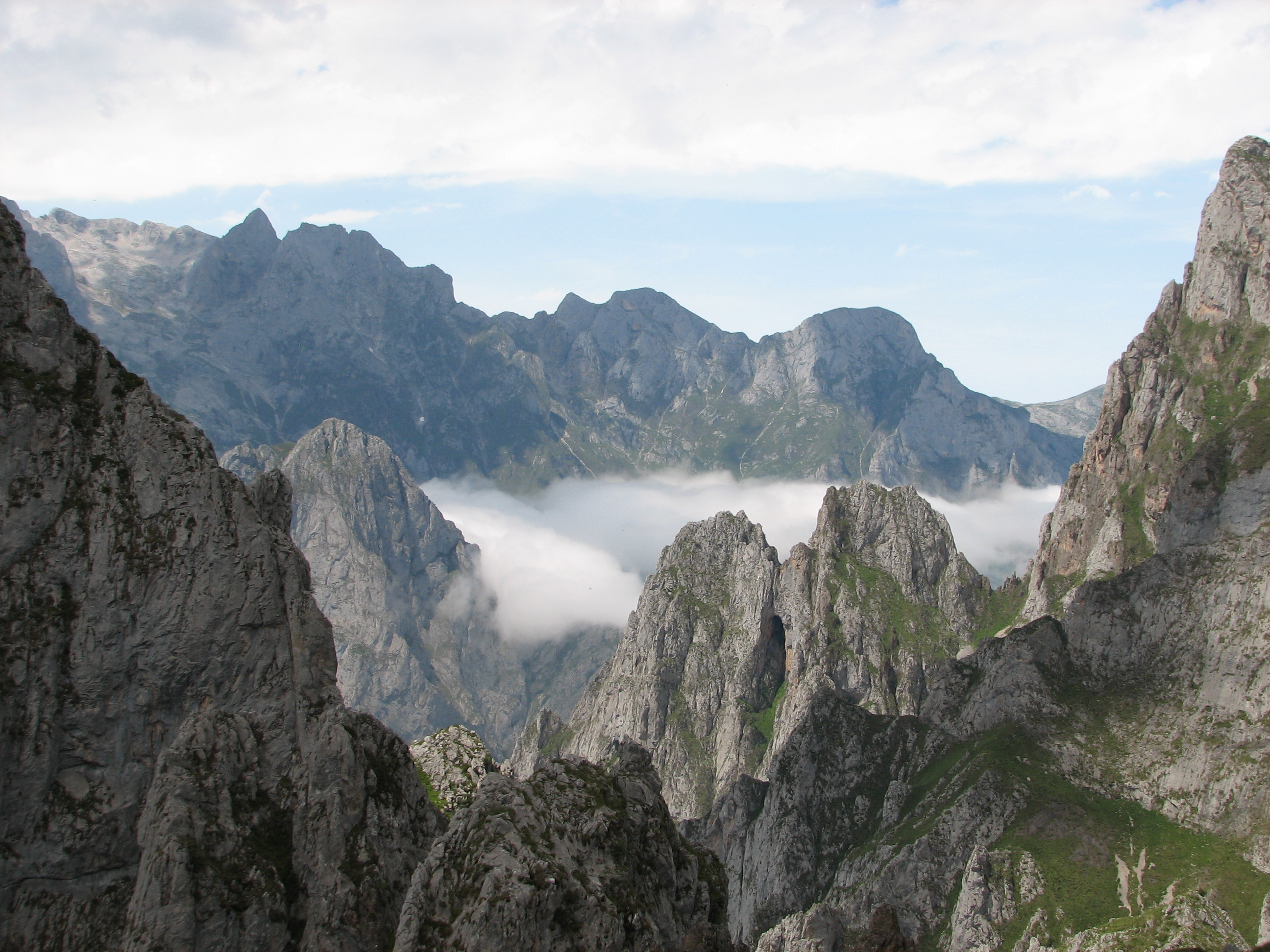 Subiendo a Collado Jermoso, Picos De Europa