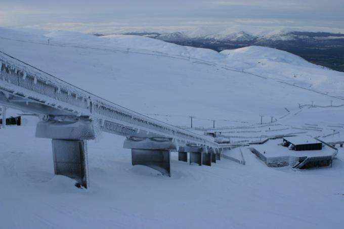 we still have snow in scotland...march, Cairngorm