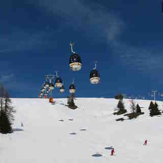 sunny day on skiis, Kronplatz