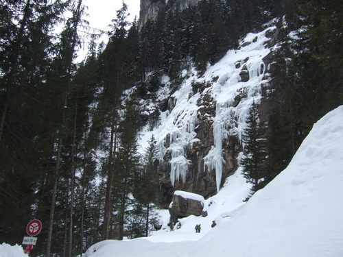 Lauterbrunnen Ski Resort by: Liz Woodhead