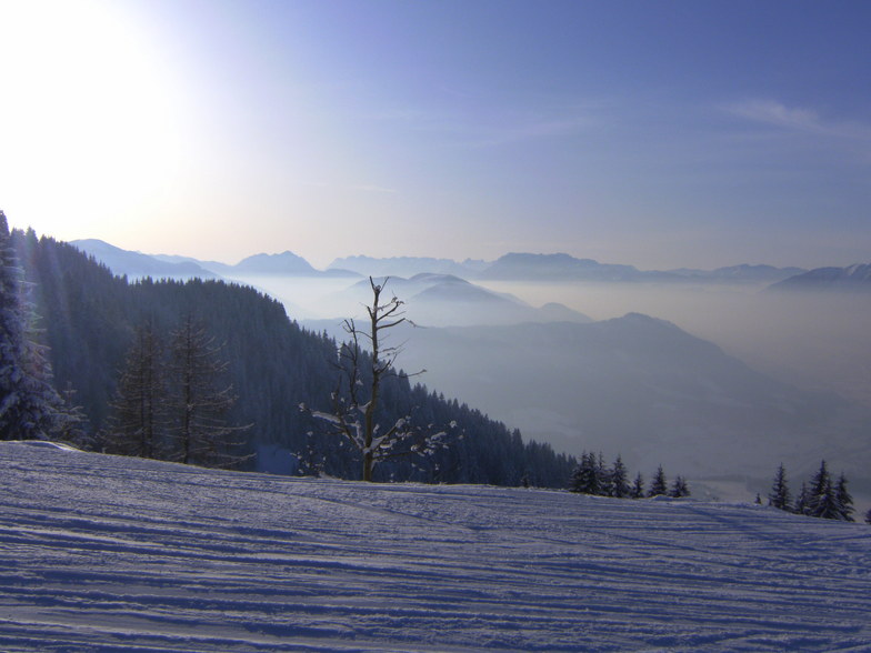 Cloud Base, Söll