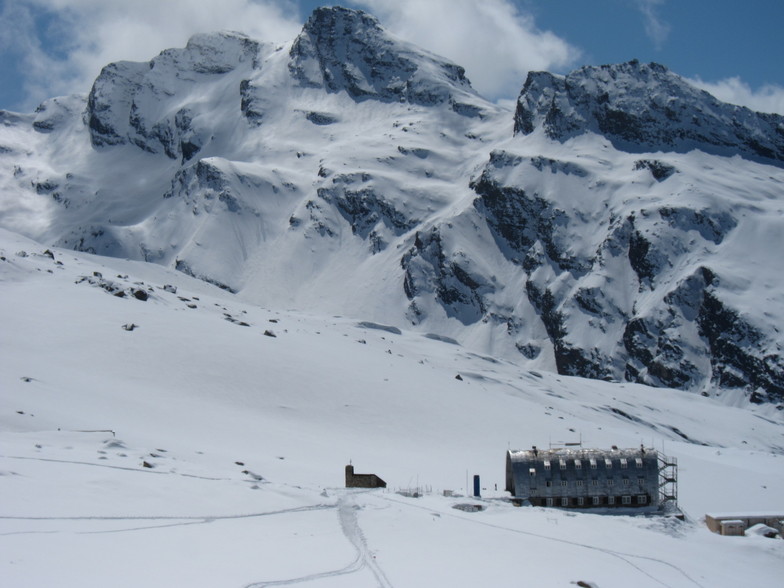 looking down on the comfortable Emanuele Hut 