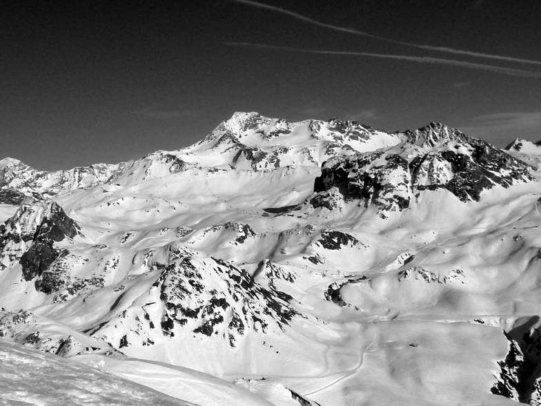 Bellecôte Summit, with hightest ski slopes in La Plagne
