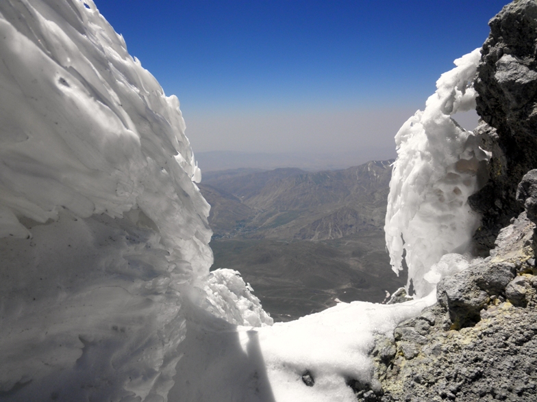 Ali Saeidi NeghabeKoohestaN, Mount Damavand