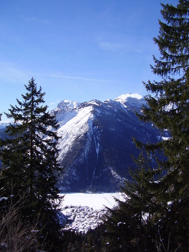 Alleghe Ski Resort by: OSWALDO