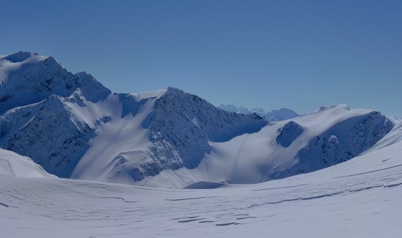 Two perfect Runs, Great Canadian Heli-Skiing