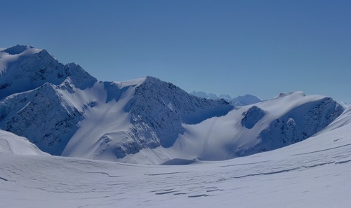 Great Canadian Heli-Skiing Ski Resort by: Christian D. Derichs