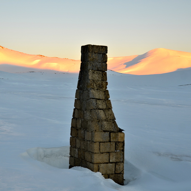 Sunrise at the Ruined Chimney near Charlotte Pass, Kosciuszko National Park, Australia