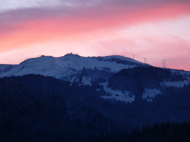 Red sky in the morning, Carroz take warning, Les Carroz