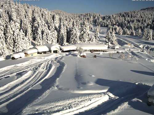 Pertouli Ski Center Ski Resort by: makalu